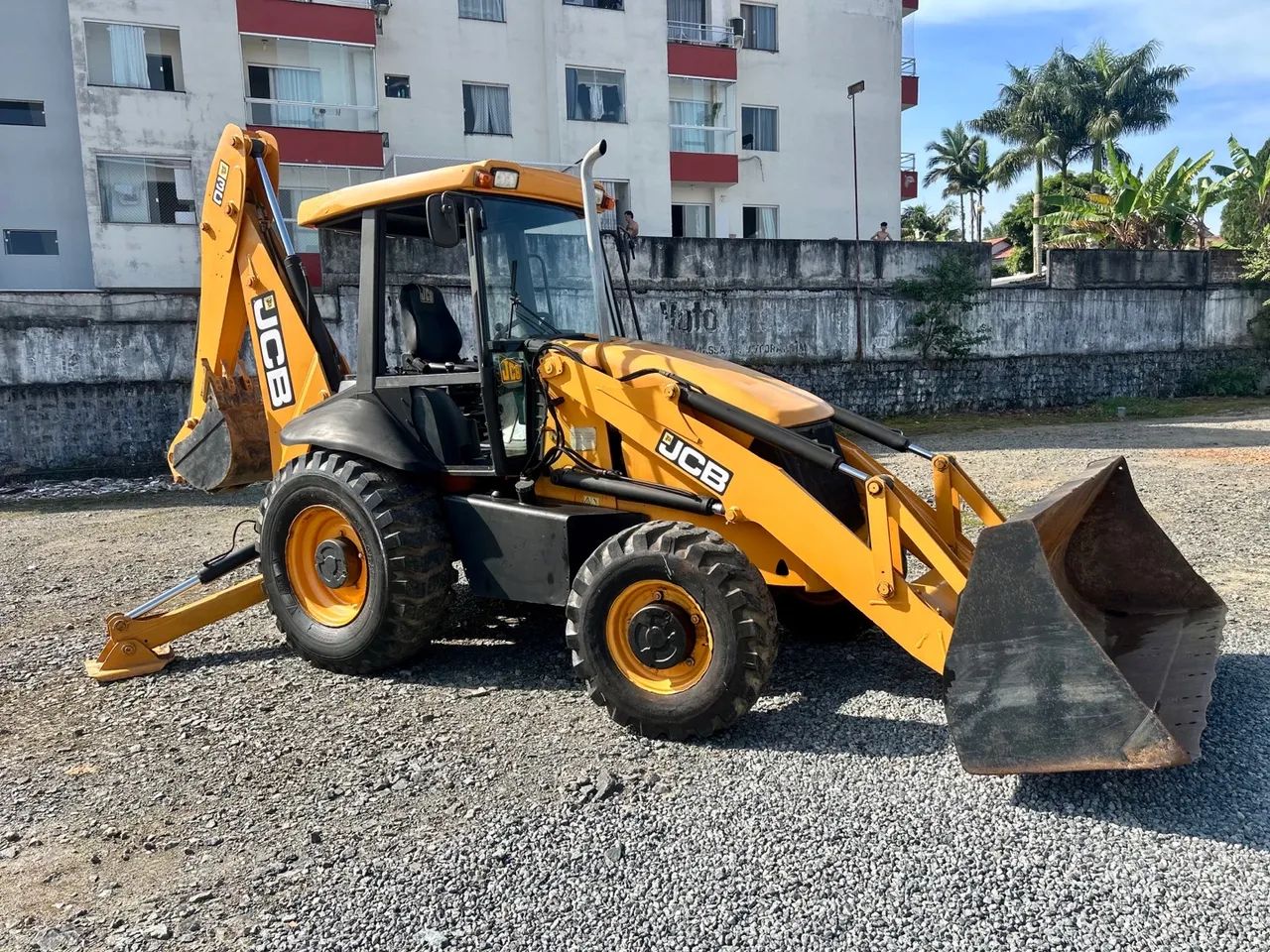 Retroescavadeira JCB 3c 2013 