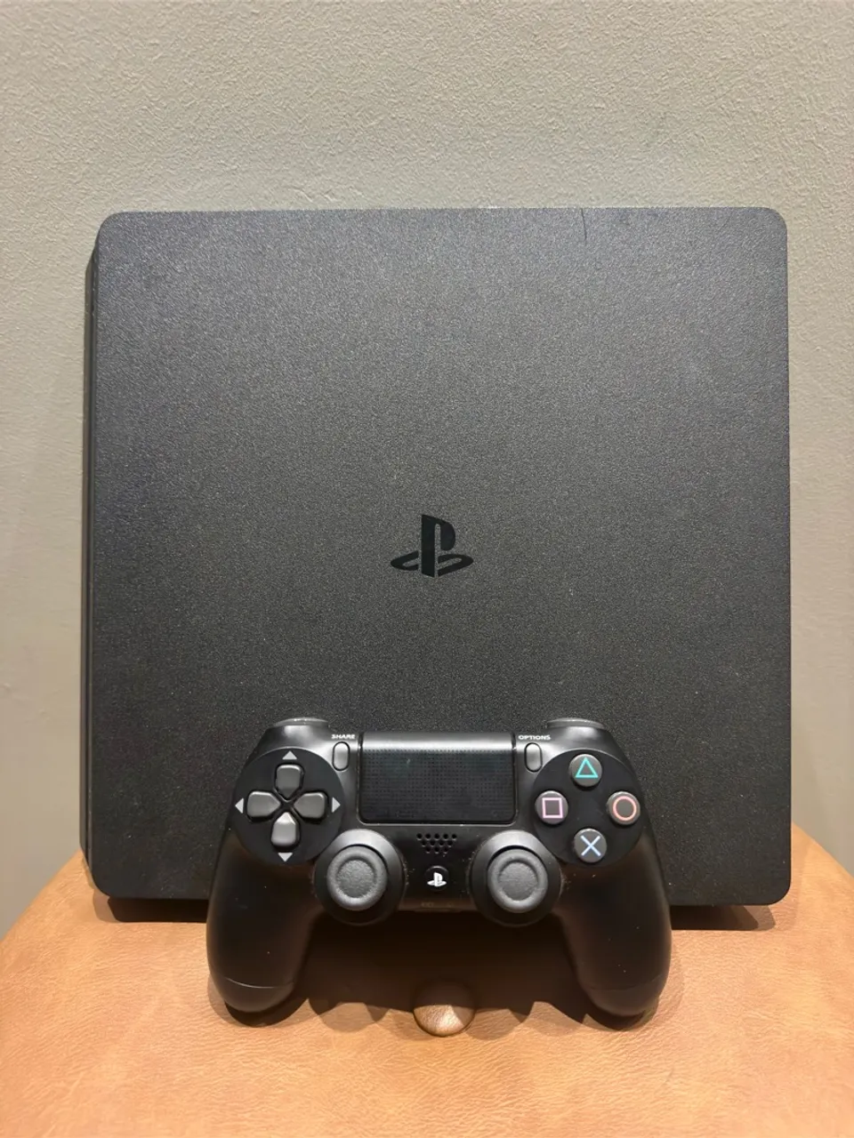 Ps4 Slim 1tb + 3 jogos
