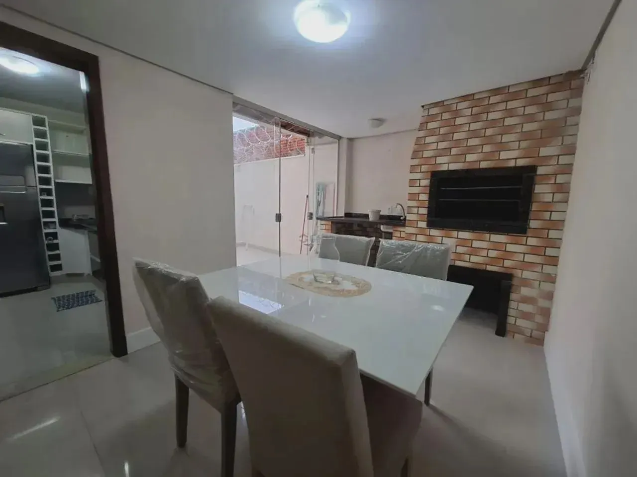 Sobrado para venda tem 270 metros quadrados com 3 quartos em Medeiros - Jundiaí - SP
