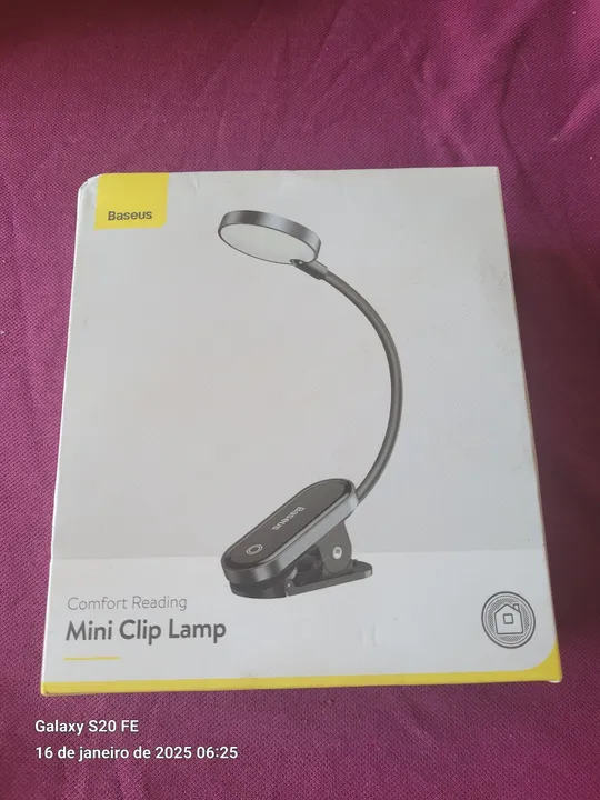 Luminária de Mesa Baseus Mini Clip Lamp R$100,00