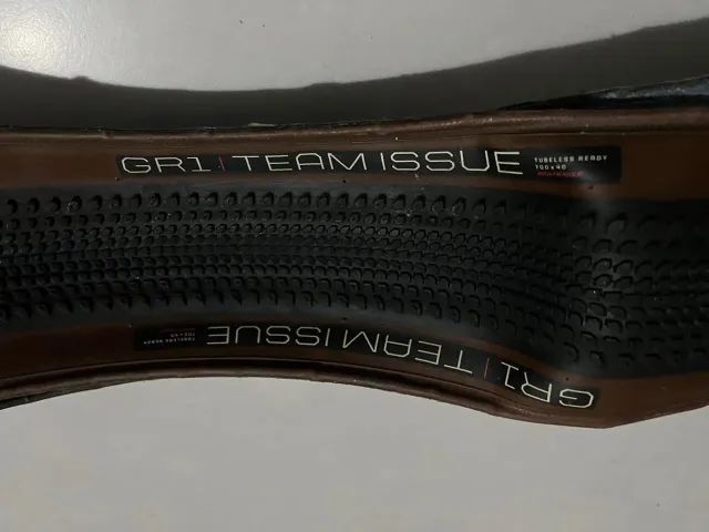 1 PNEU Bontrager GR1 TEAM ARO 700-40 Tubeless Marrom Cascalho - Foto 6