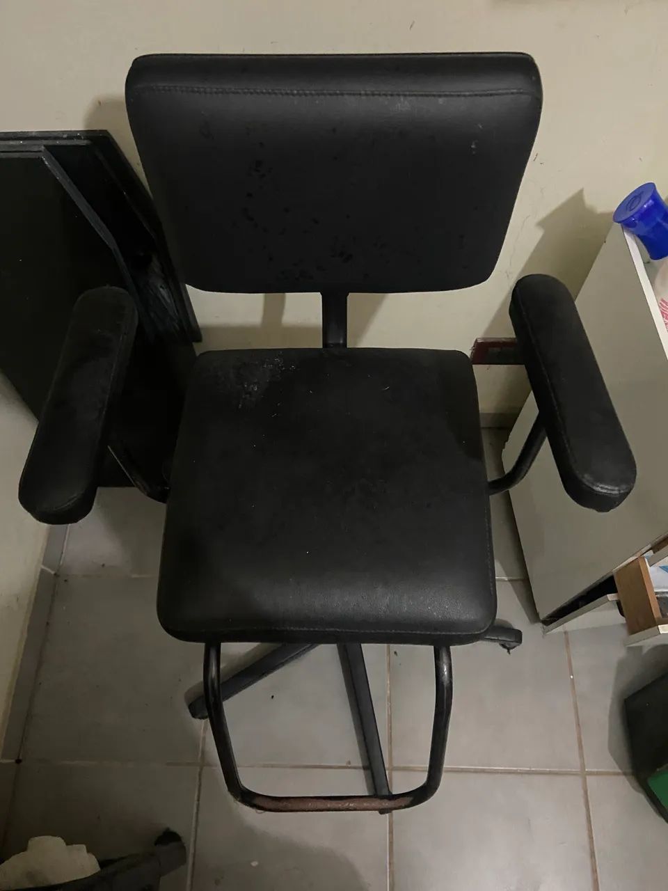 Cadeira de barbeiro infantil preta 