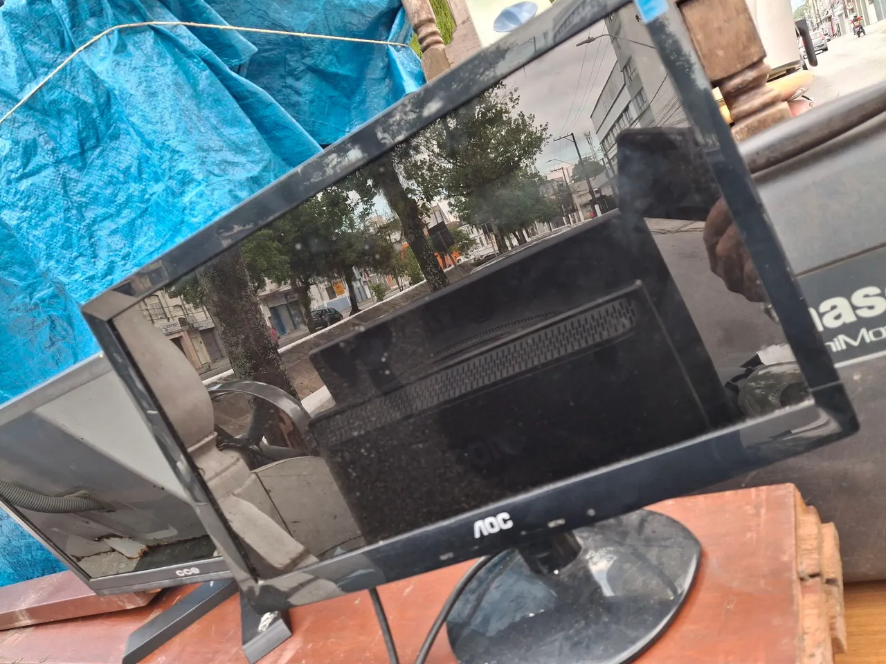 Monitor LCD 19 polegadas
