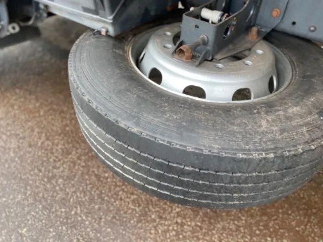 Iveco 230e24 - Foto 6