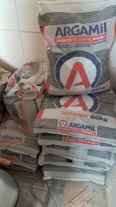 Argamassa Piso Sobre Piso Cinza 20kg Argamil (10 sacos) - Foto 2