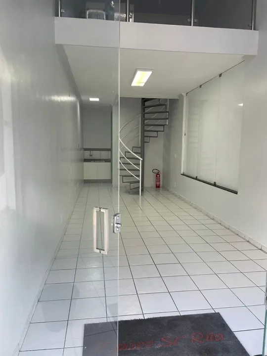 Prédio comercial próx Prq Centenário