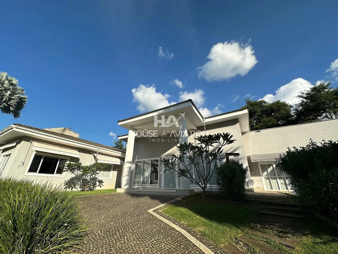 Casa à venda e locação 4 Quartos, 4 Suites, 4 Vagas, 1882M², Residencial Aldeia do Vale, G