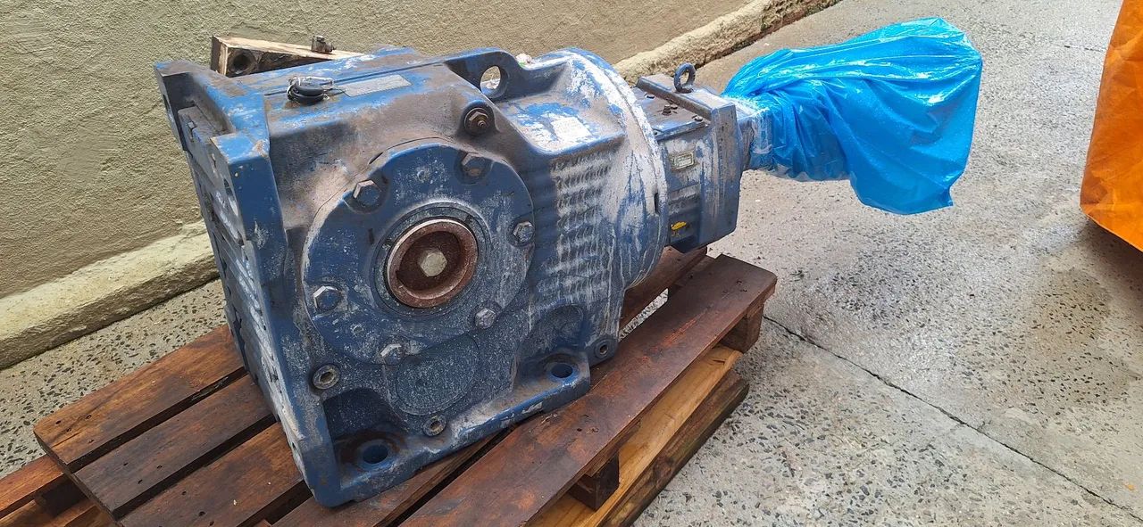 Motoredutor trifásico 7.5cv redução 1/287. - Foto 3
