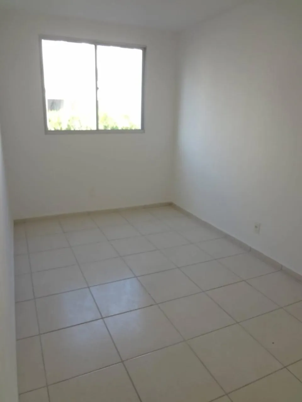 Alugo apartamento de 1 quarto com suíte em Honório Gurgel.
