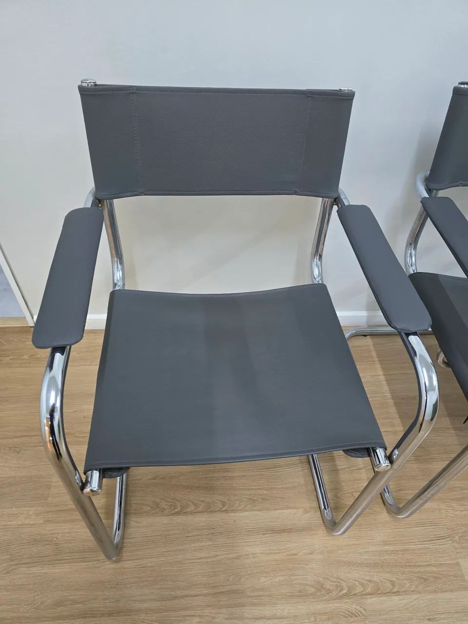 Cadeiras para escritório com design moderno - Foto 3