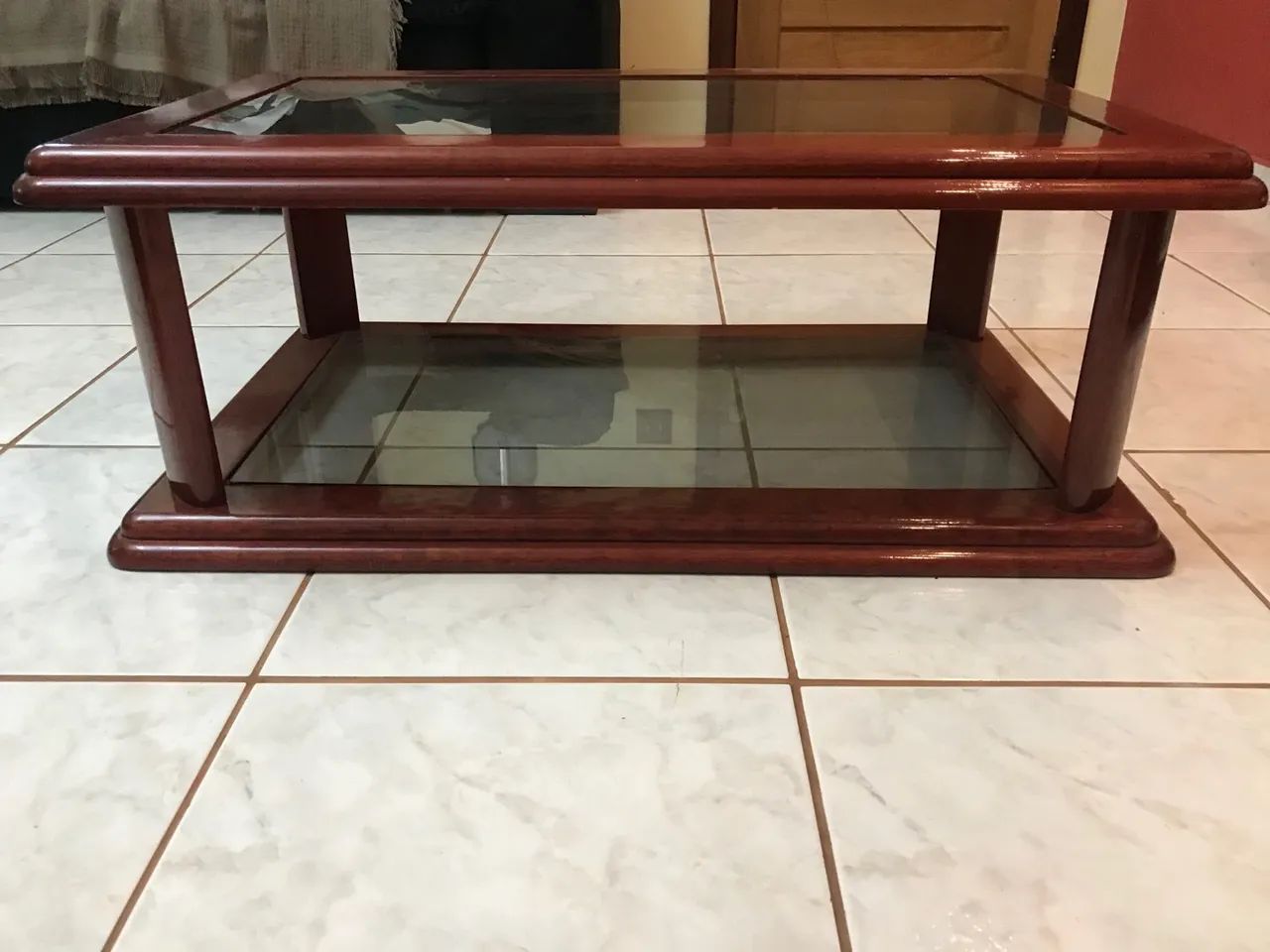 Mesa de centro em madeira maciça - Foto 2
