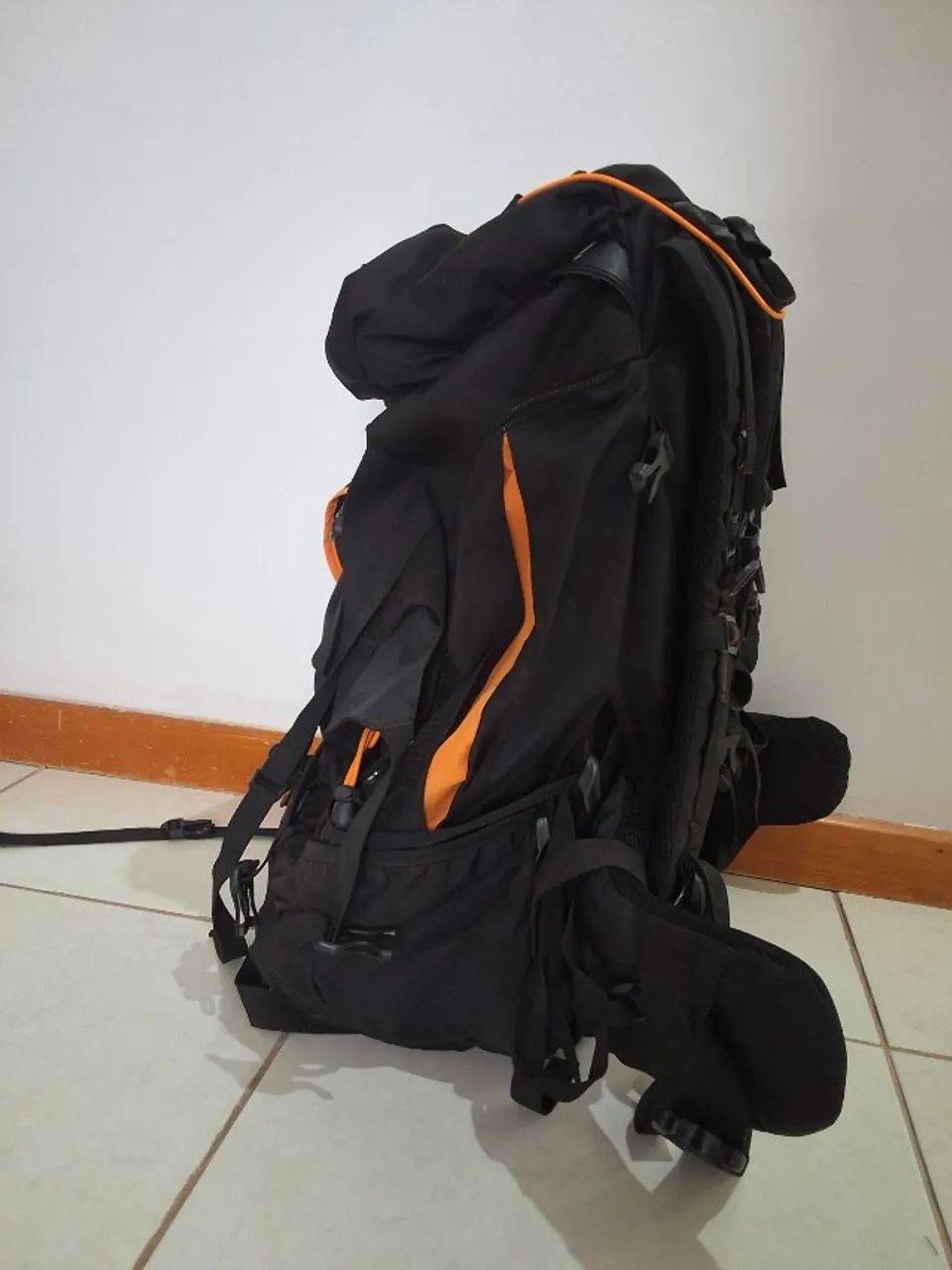 Mochila Trilhas & Rumos Crampon Tech 65L - Foto 3