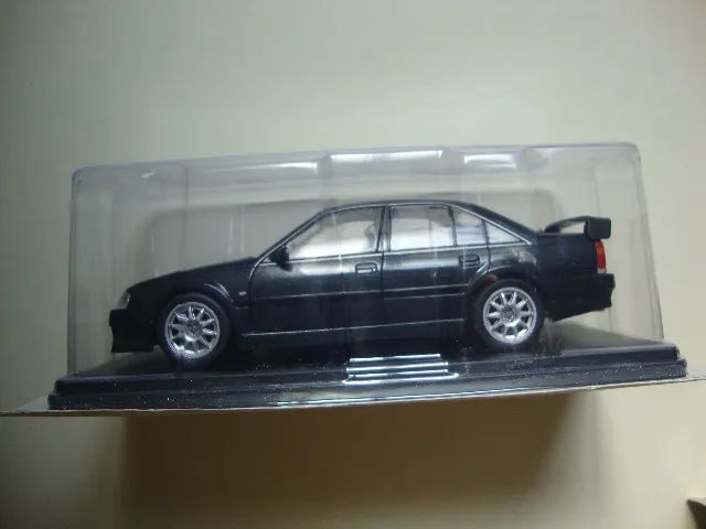 Miniatura - Opel - Omega EVO 500 1991 - 1:24 - Importada, Lacrada