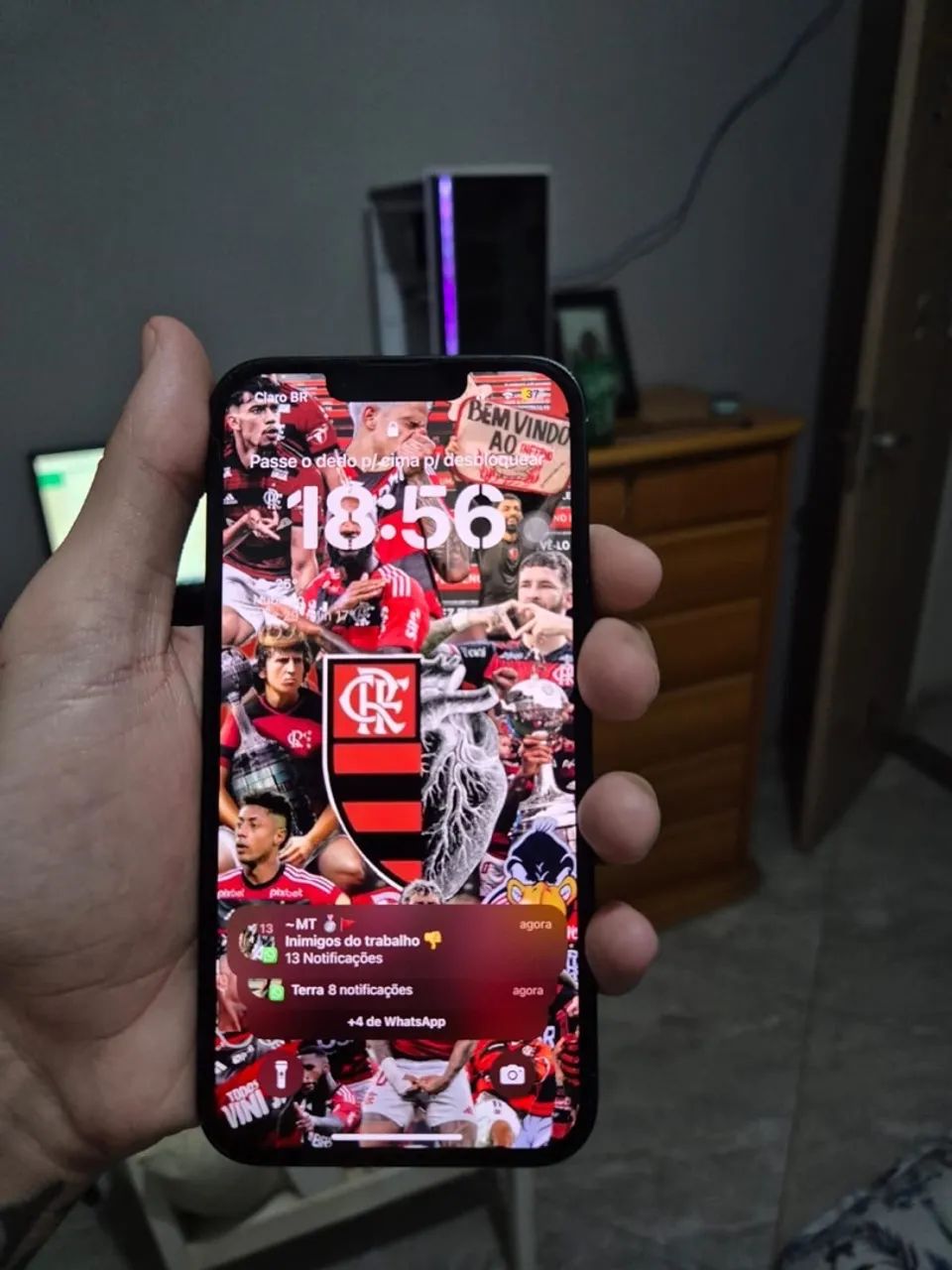 Iphone Azul escuro, 128Gb  Bateria 87%  1 ano de uso Funciona tudo! Leva capa e carregador