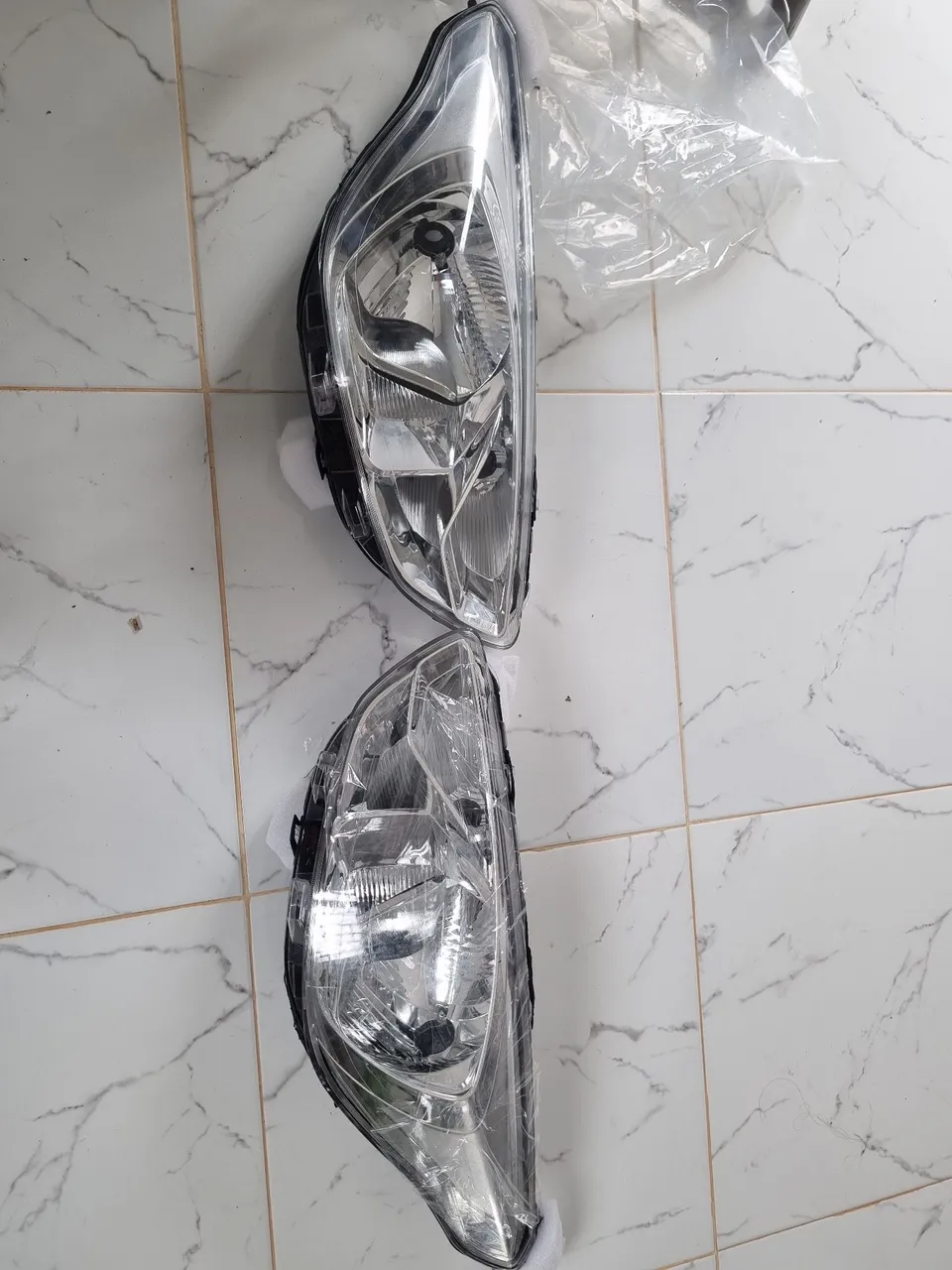 Faróis Novos ford ka