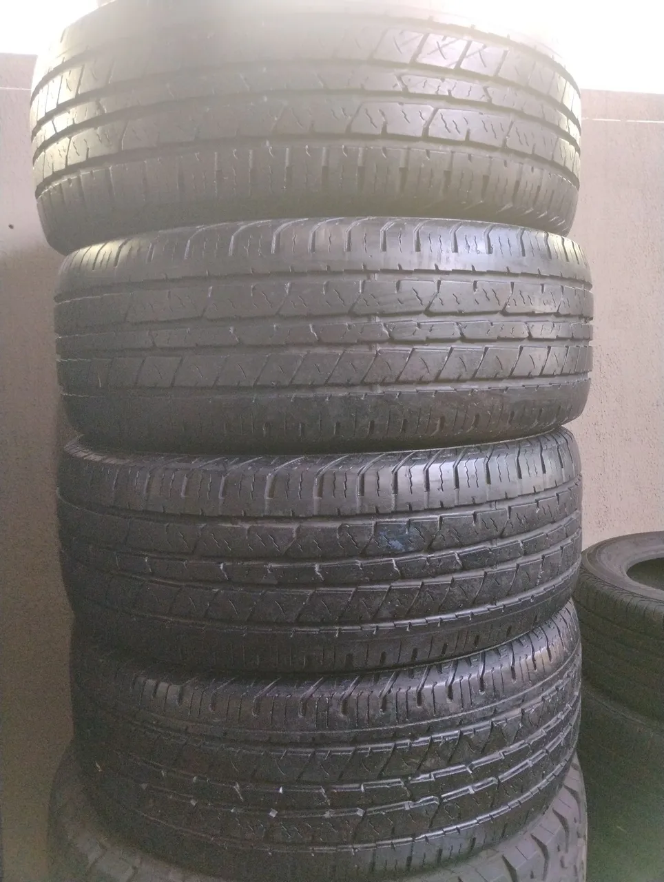 Pneu 255 60 18 continental frontier Hilux semi novo