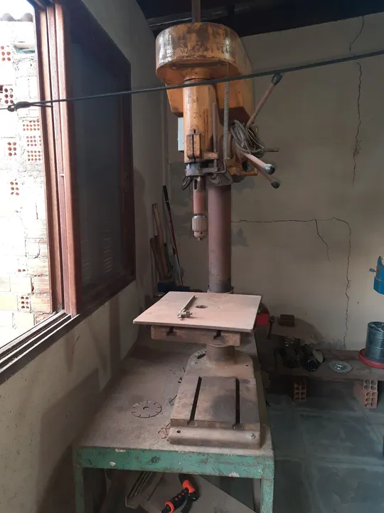 Furadeira de Bancada Industrial