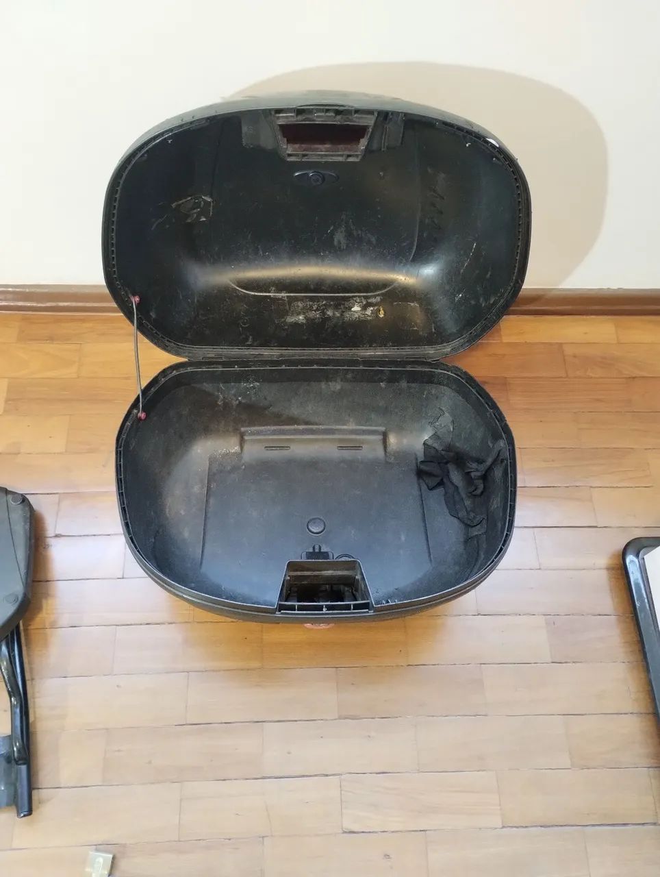 Bauleto Givi 45l com suporte para Fazer 260 - Foto 2