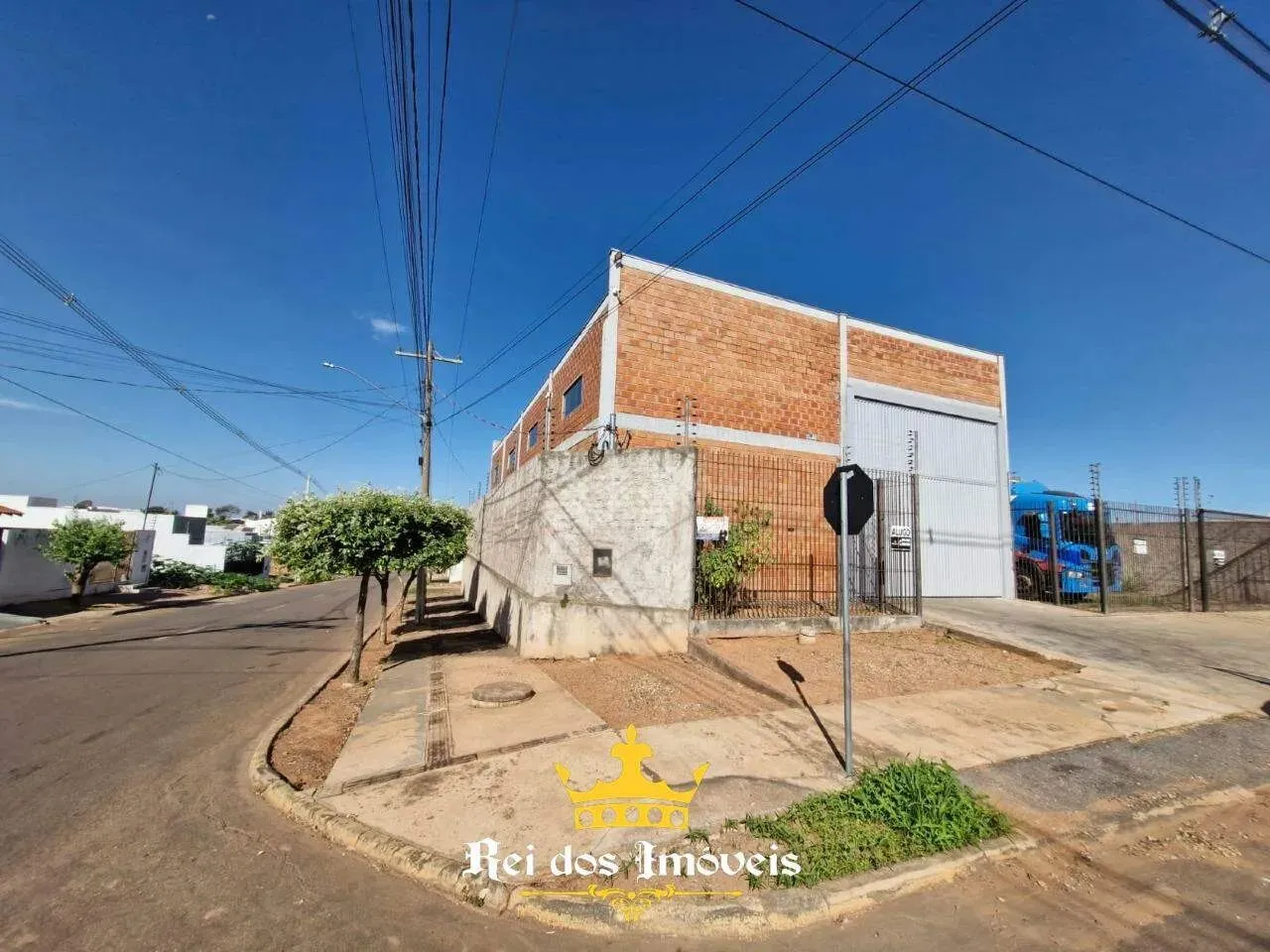 ALUGO BARRACÃO BAIRRO JARDIM ADRIANA SAIDA PARA BR 163 E 364 APENAS 200 METROS DA FERNANDO