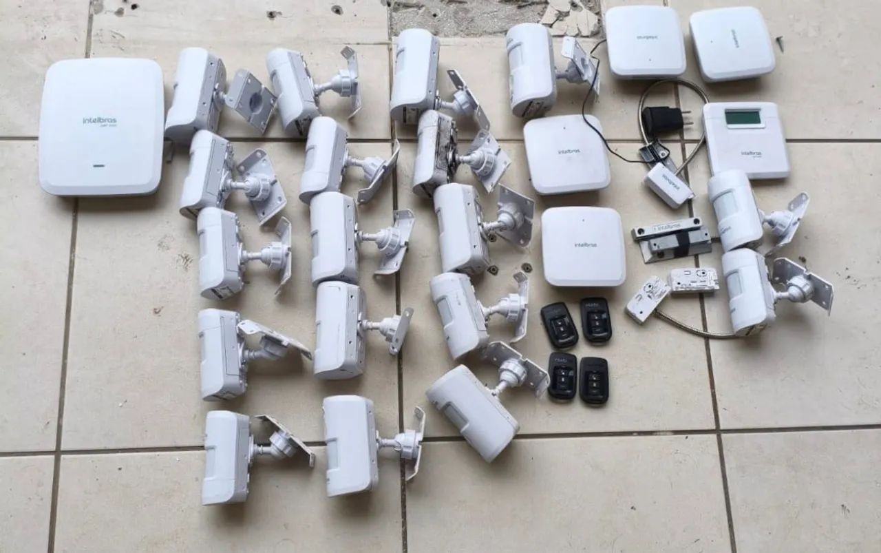 Kit central alarme Intelbras AMT 8000 com sensores sirene repetidora teclado