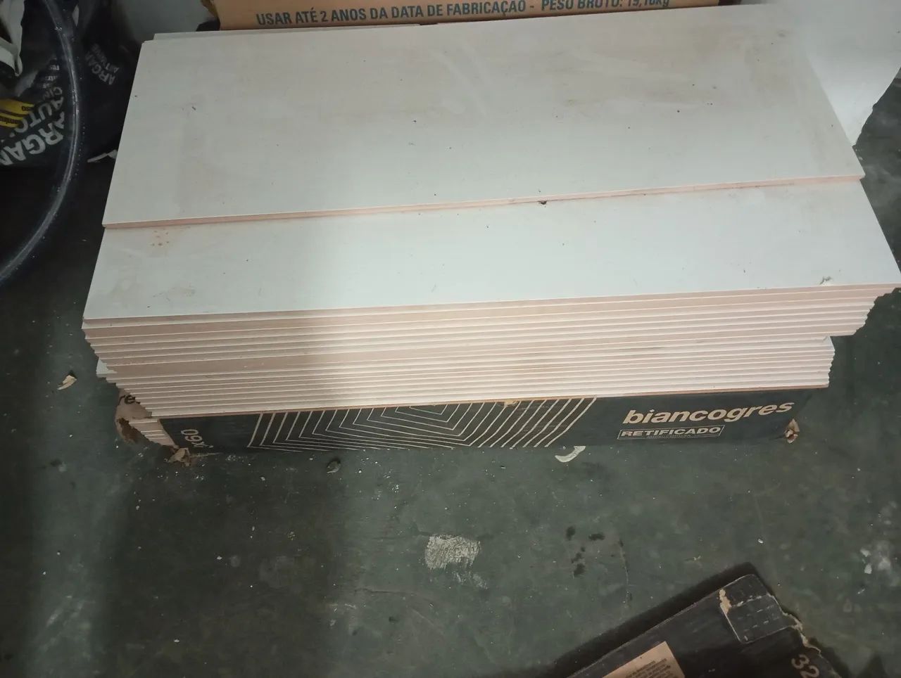 Revestimento Branco Esmaltado 