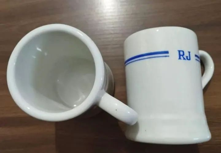 Canecas de porcelana antigas  - Foto 3