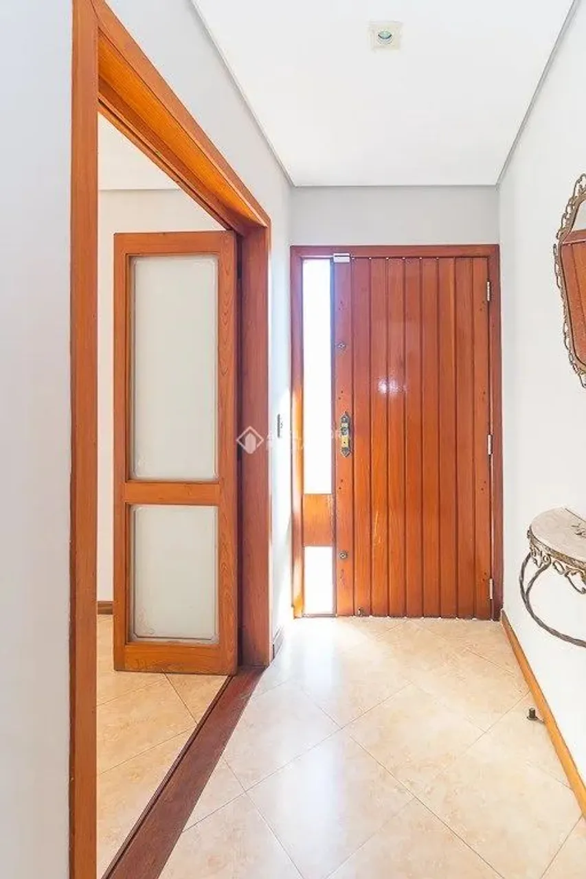 Casa residencial à venda no Jardim Carvalho com 204 m² e 3 dormitórios/quartos.