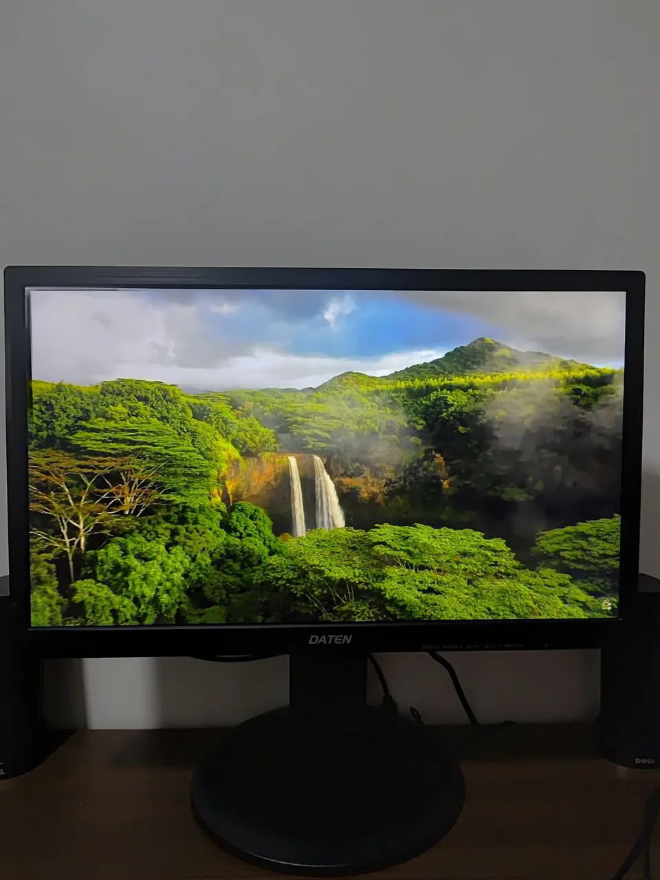 Monitor 22 Polegadas LED, FULLHD com HDMI e base giratória ( funcionando perfeitamente ) - Foto 3