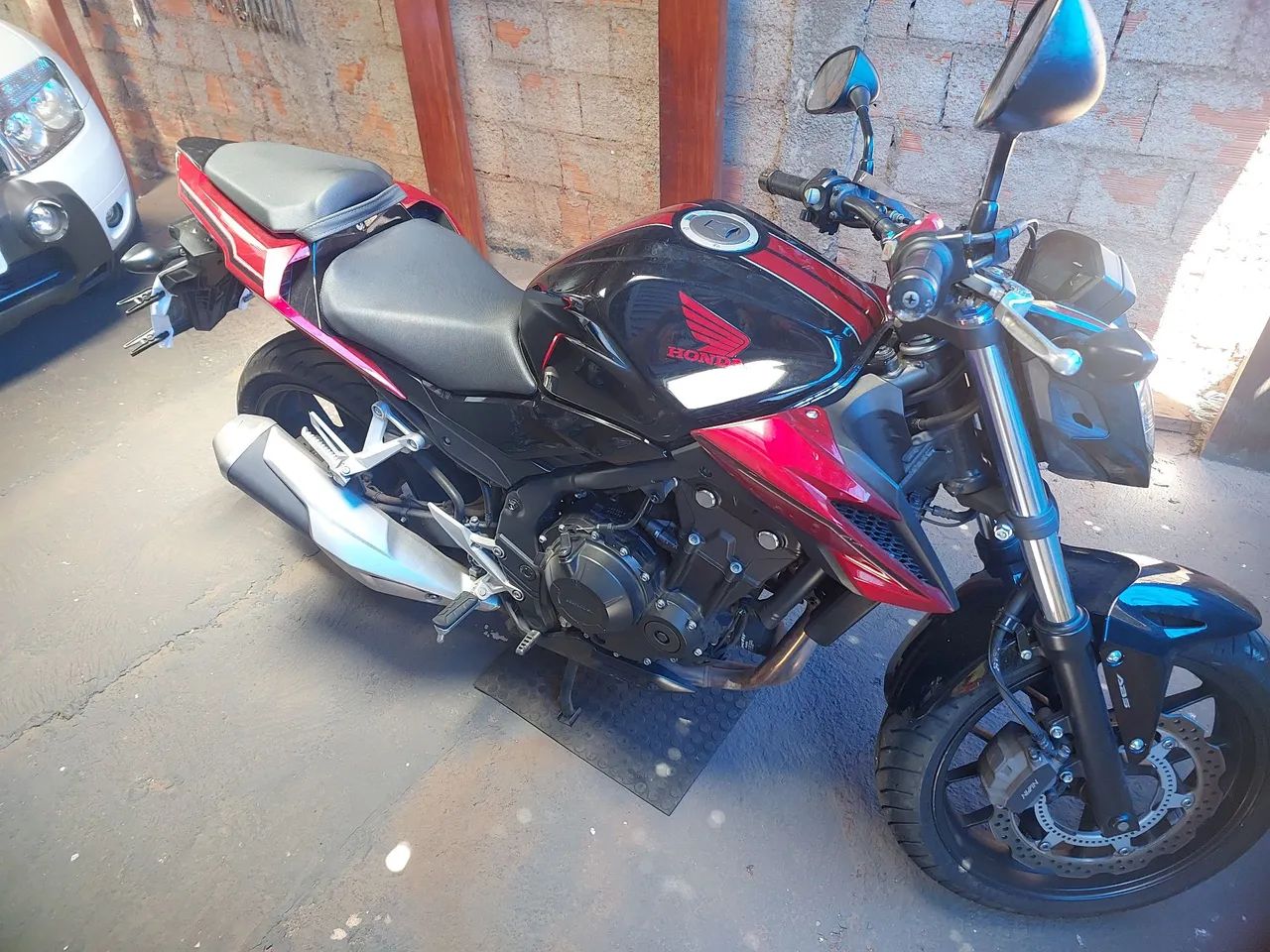 Moto Honda CB 500f - Preta com Vermelha - Foto 4