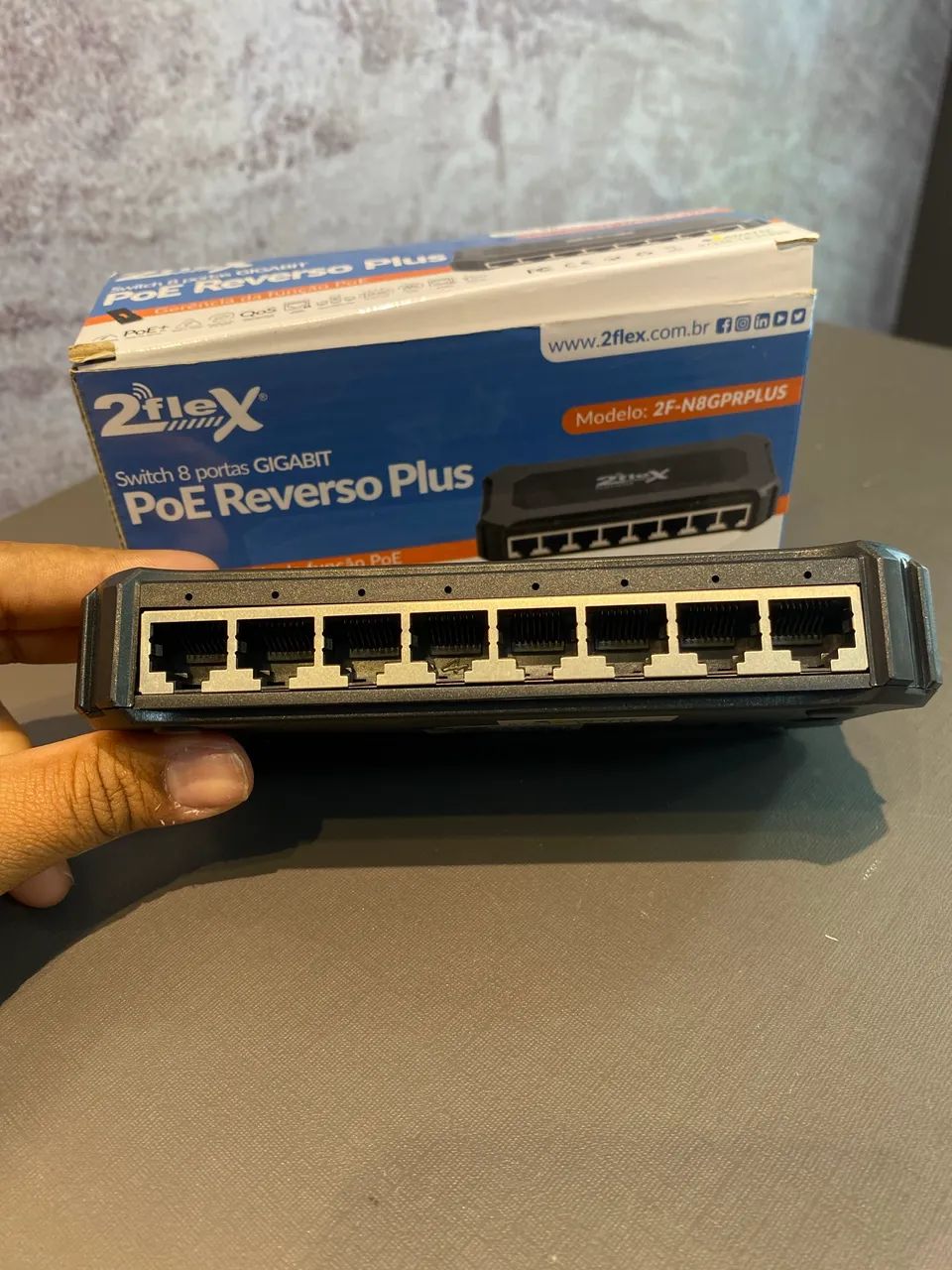 Switch Giga Plus Poe Reverso - Foto 3