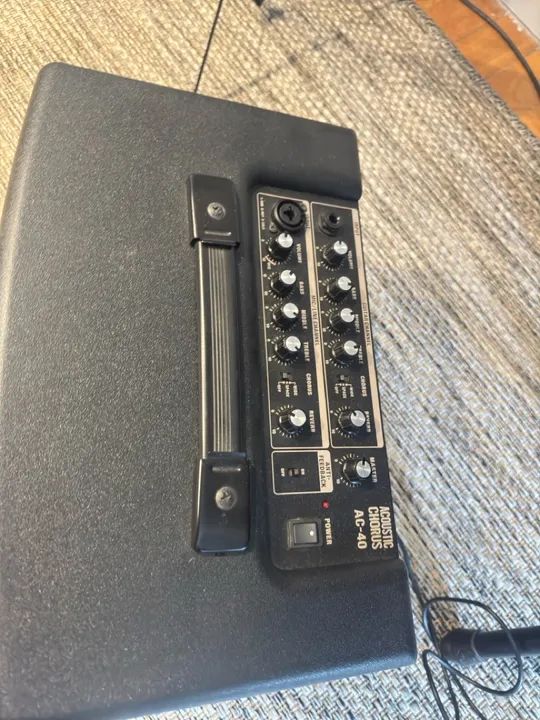 Amplificador Roland AC 40 - Foto 2