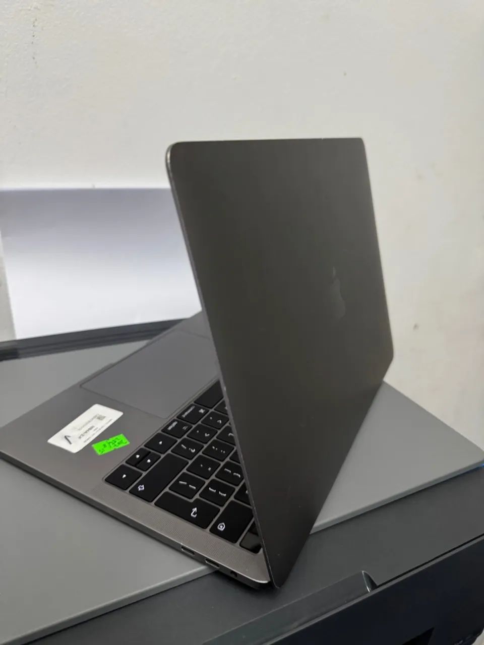 MacBook Pro 13inch 2017 A1706 intel Core i7 16GB SSD 512GB