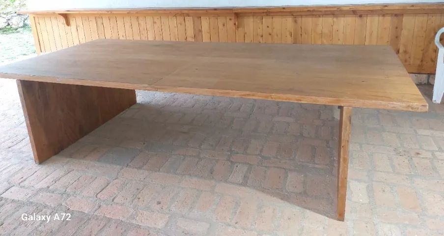 Mesa em Peroba