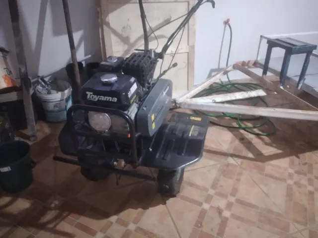 Vendo tratorito toyama 7.0 tt90rxpu212cc gasolina muito econômico e mult funções seminovo