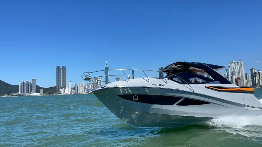 Lancha NHD 340 (32.5 nomenclatura internacional) com parelha popa Mercury 250hp 4T - Zero - Foto 14