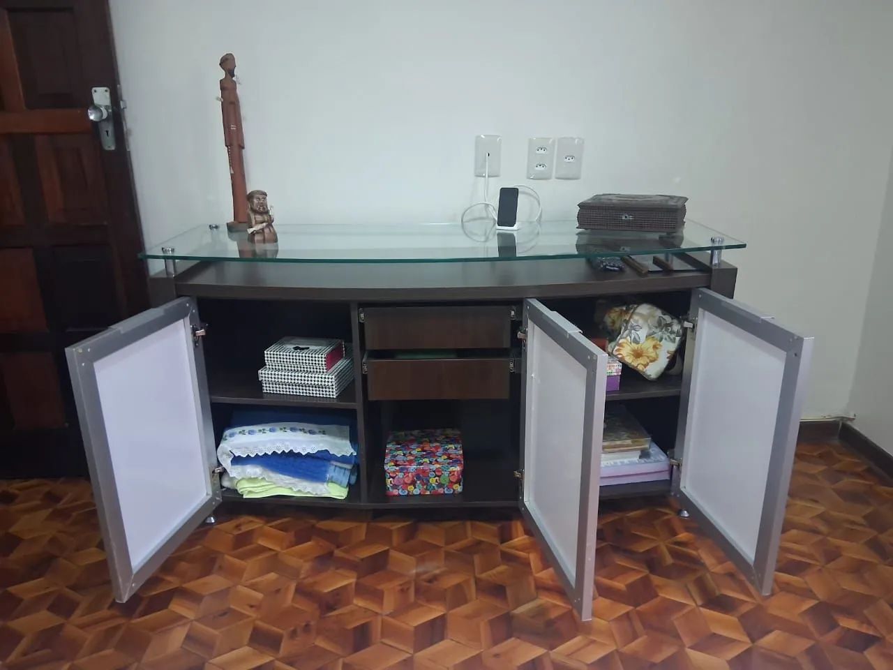 Conjunto de cama, colchão, mesa de cabeceira e cômoda. - Foto 3