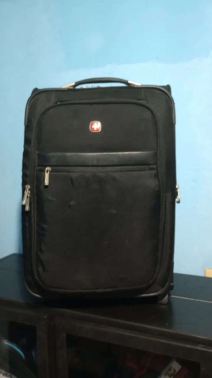 Mala de Viagem Swissgear Preta - Prática e Resistente