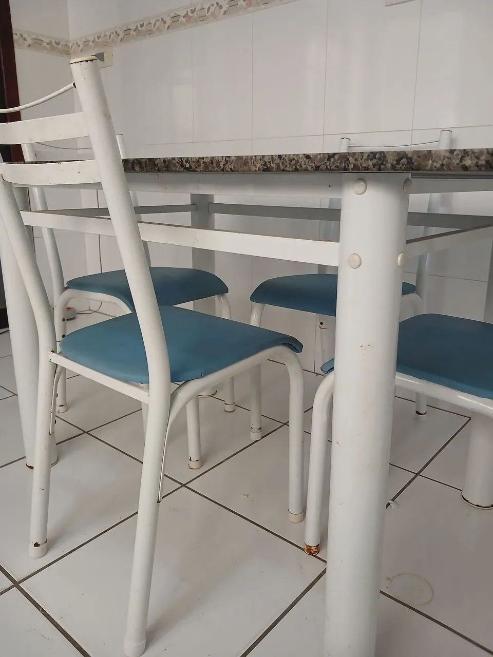 Mesa com 4 cadeiras - Foto 4