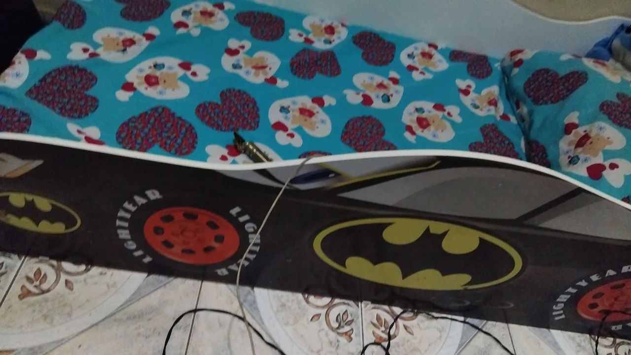 Vendo bicicleta e uma cama infantil 