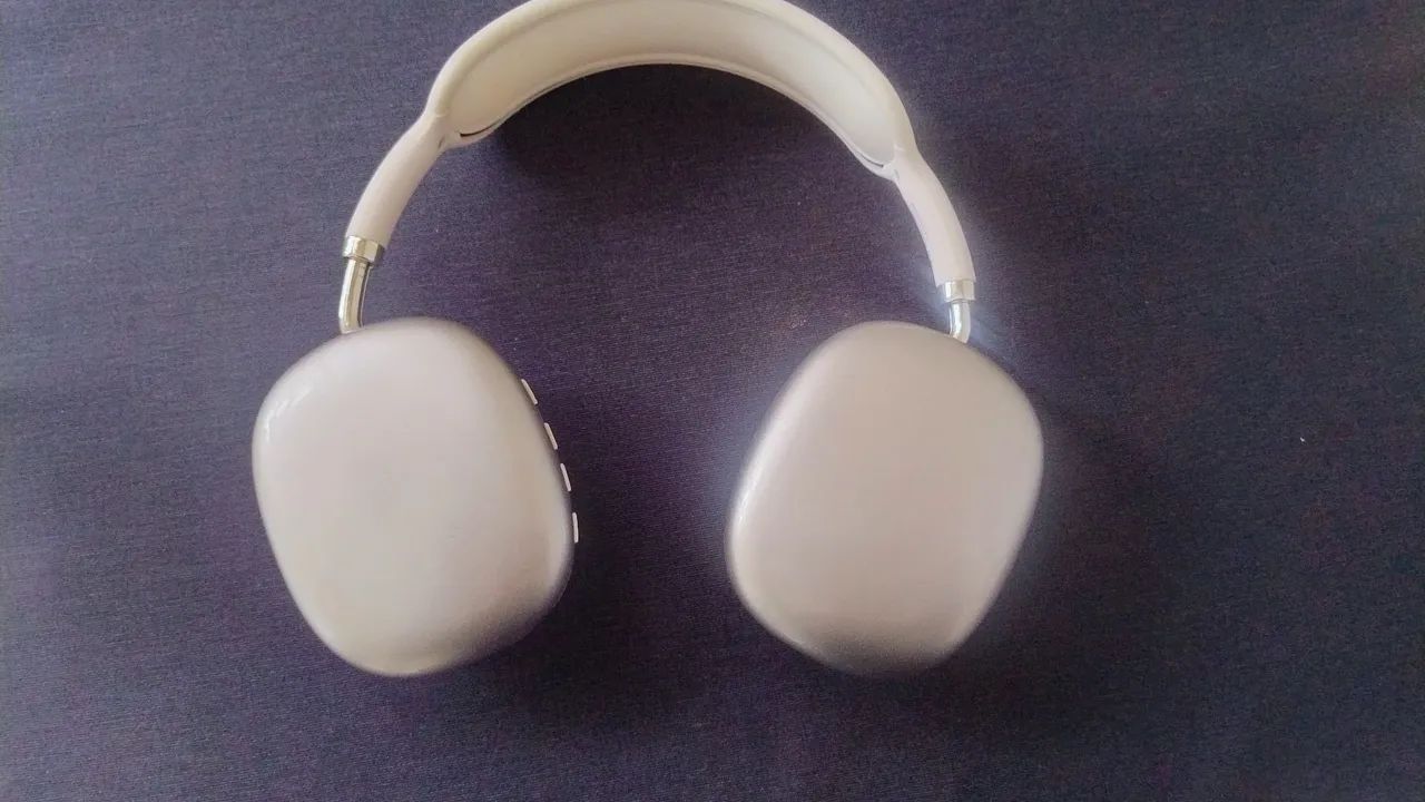 Fone de ouvido e teclado 