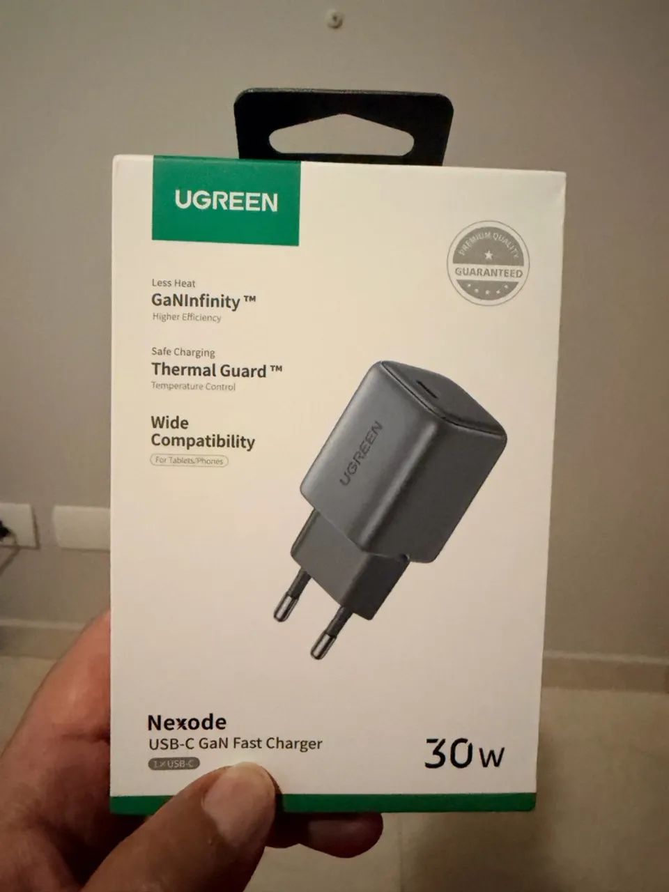 Carregando Ugreen mini gan Fast charger 30w USB c 