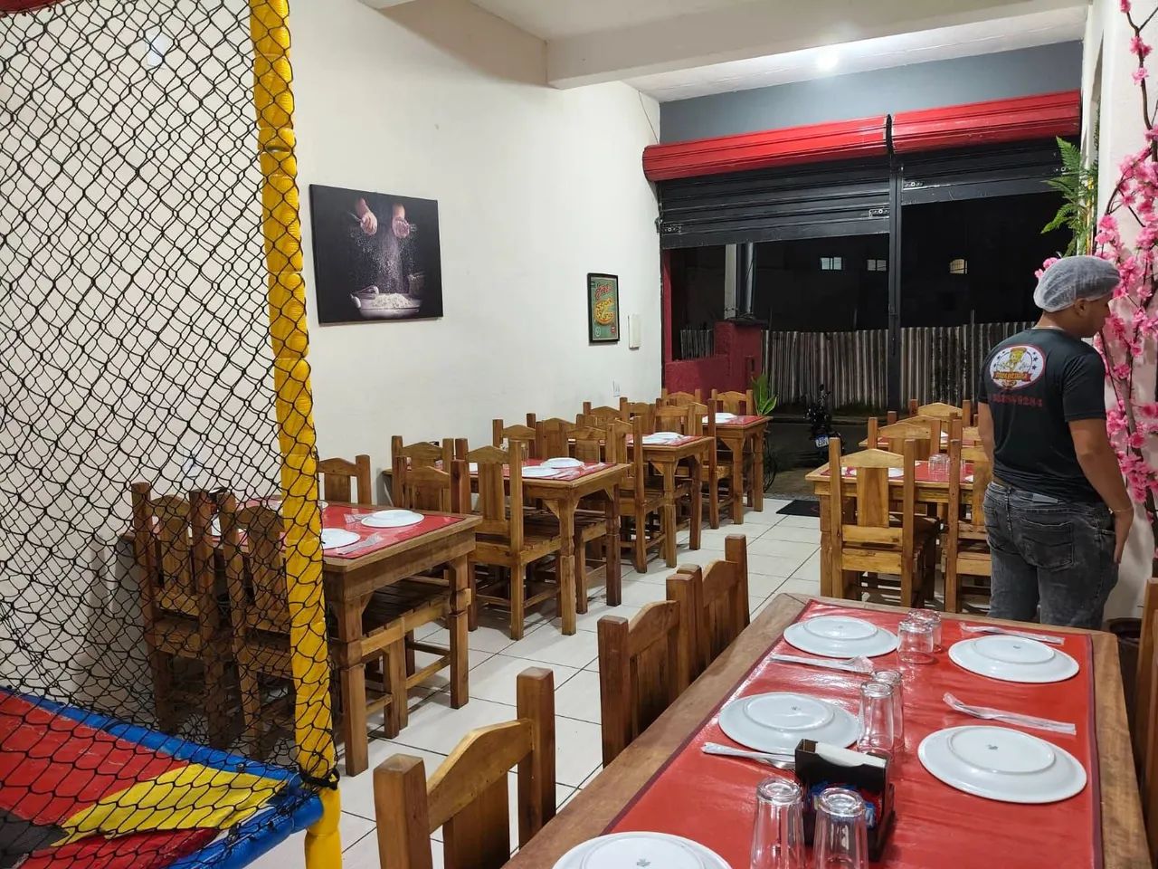 Passo ponto pizzaria em funcionamento na águas claras Bragança Paulista sp                