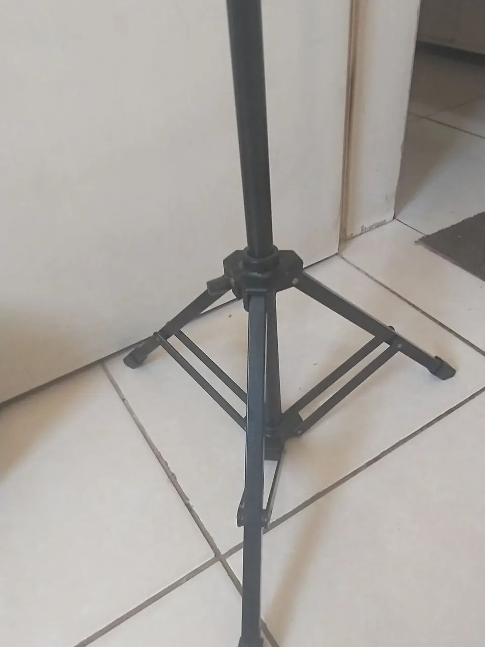 PEDESTAL HUNTER COM PANDEIRO MEIA LUA  - Foto 4
