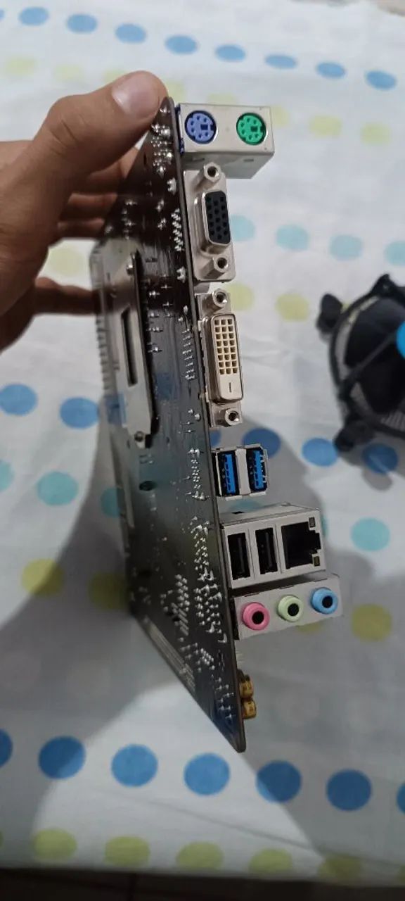 Kit placa mãe + processador I3 7° geração  + cooler Intel brinde  - Foto 3