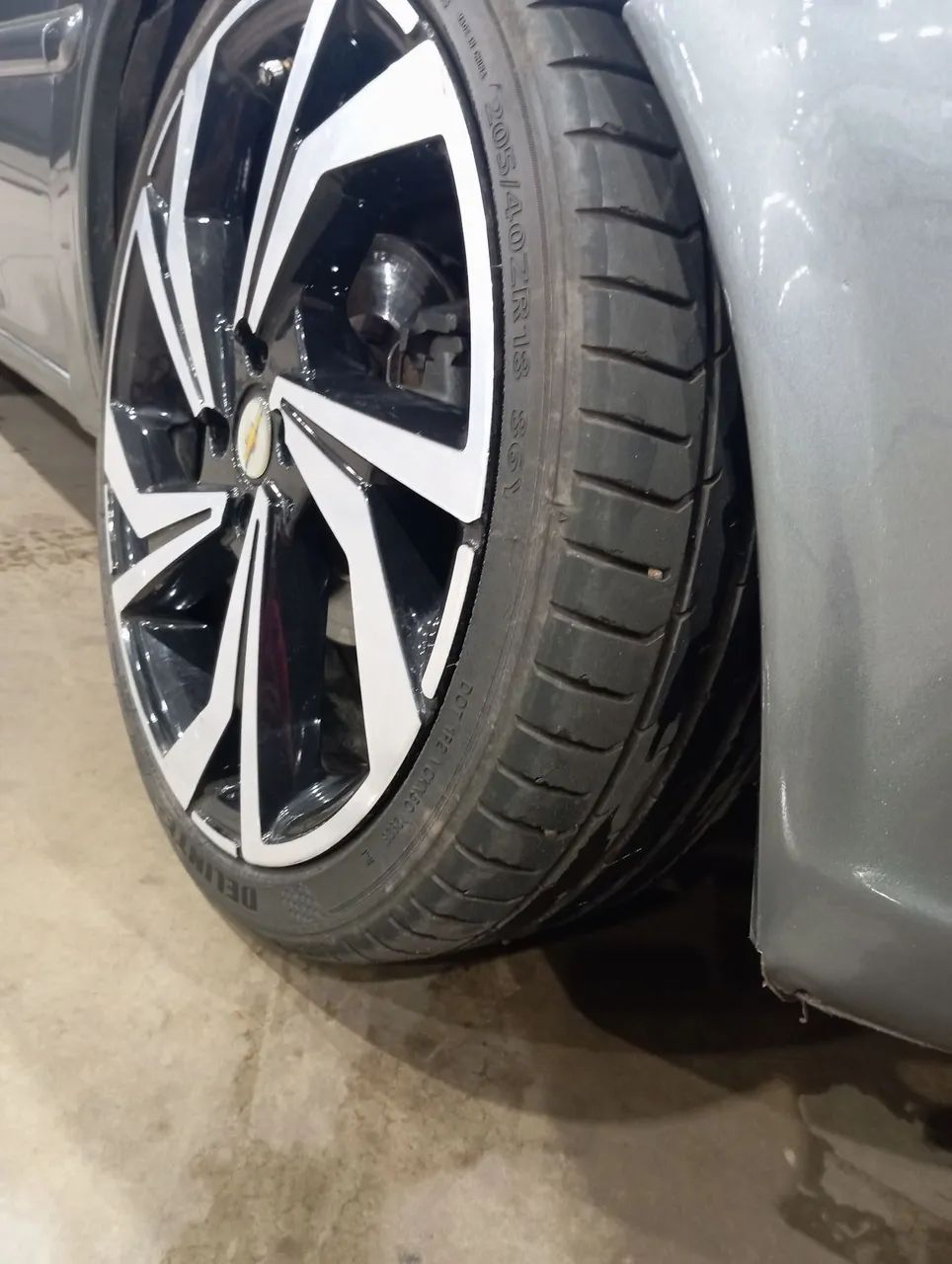 Vendo rodas aro 18 do modelo do jetta  - Foto 2