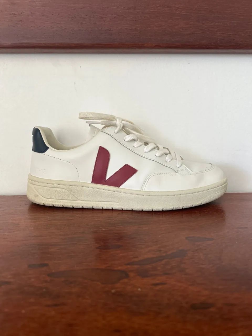VEJA V-12