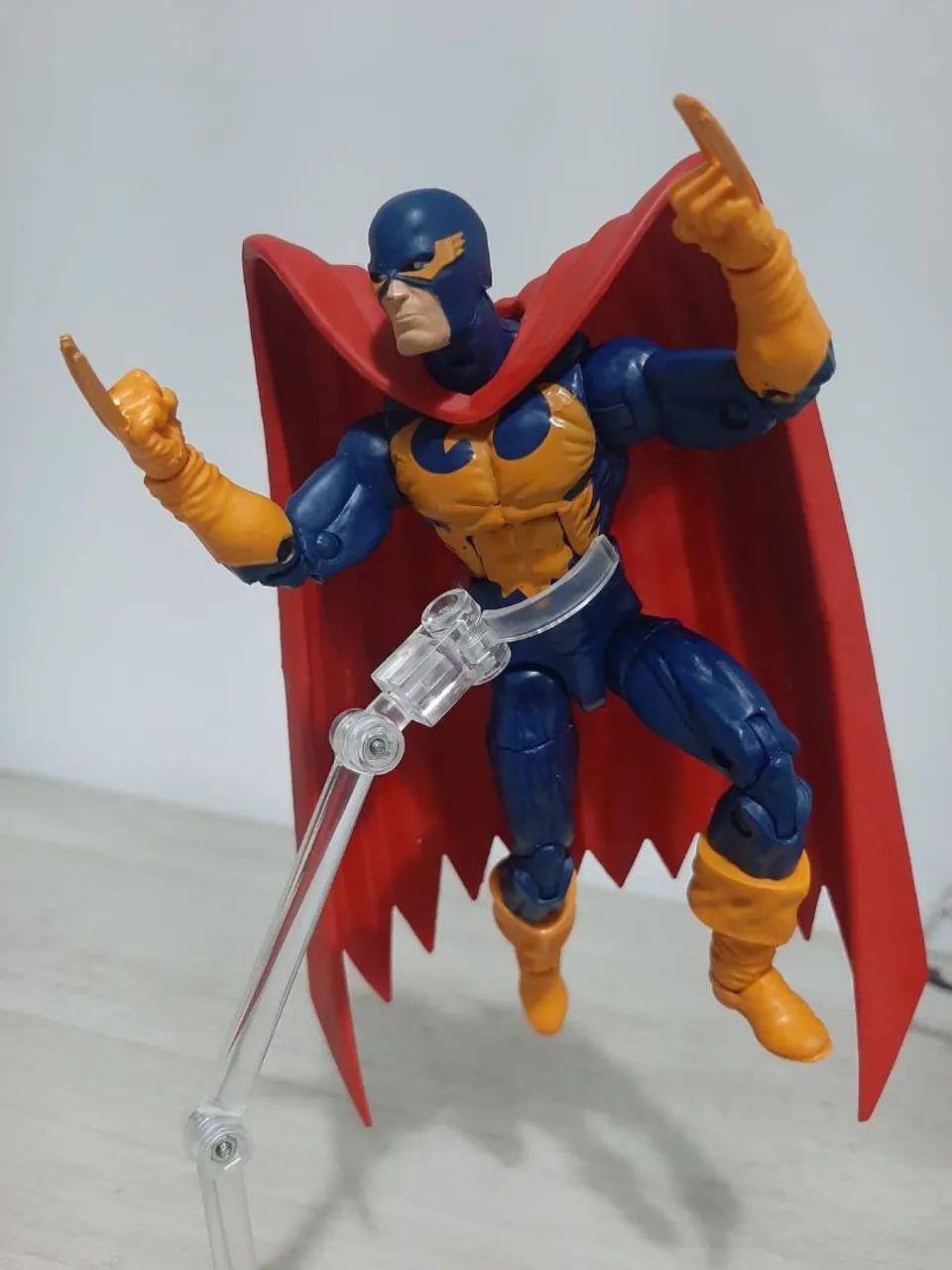 Boneco Marvel legends falcão noturno - Foto 2