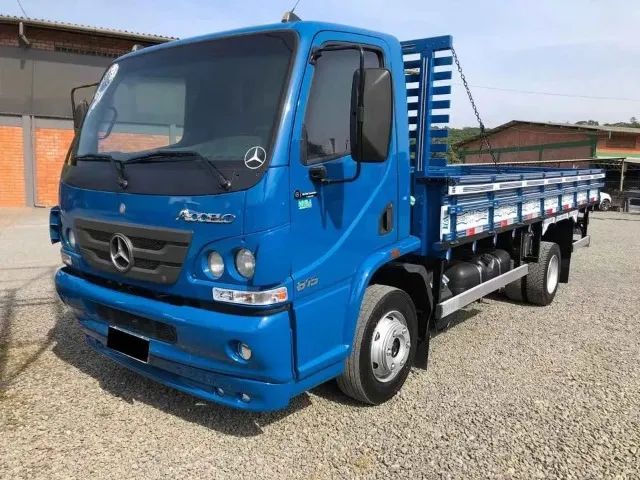  Mb accelo 815 carroceria 2013