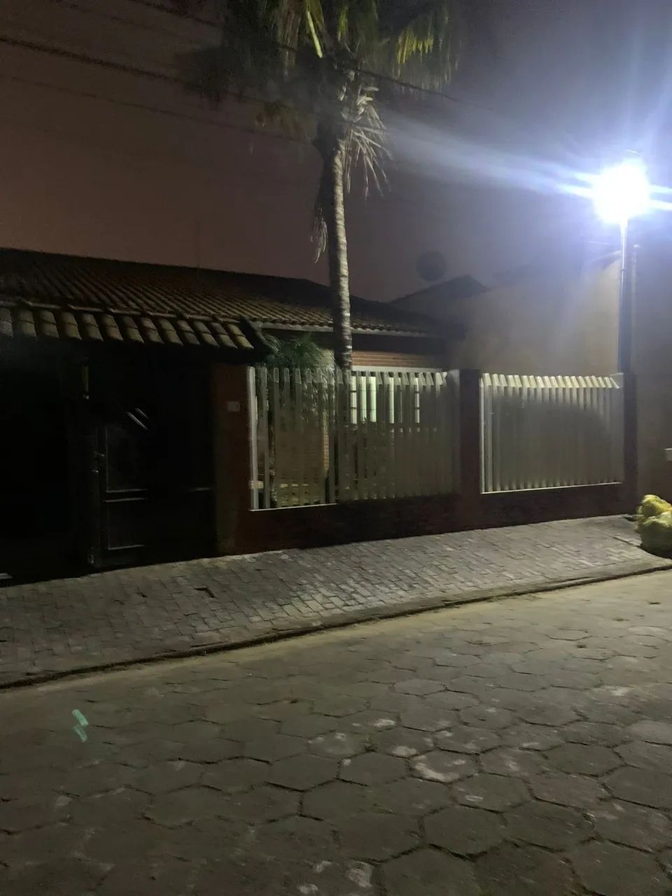 Casa com Piscina em Itanhaem