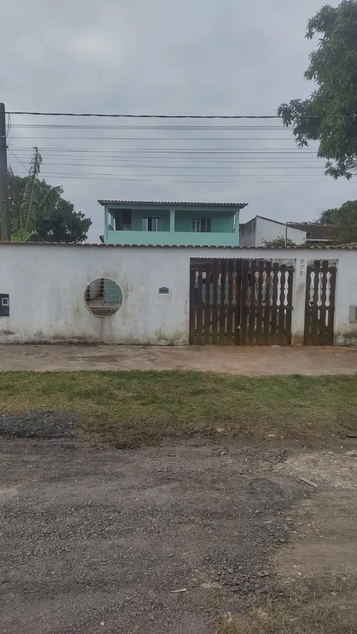CASA 3 COMÔDOS E GARAGEM